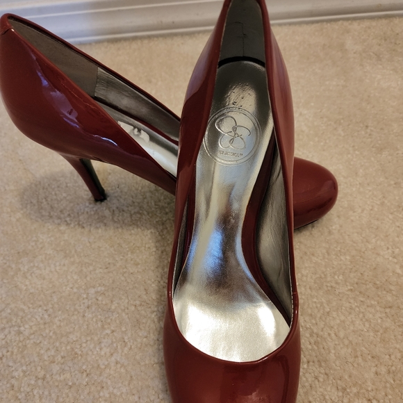 Women's 7.5 Jessica Simpson 2" heels Burgundy - Picture 2 of 4